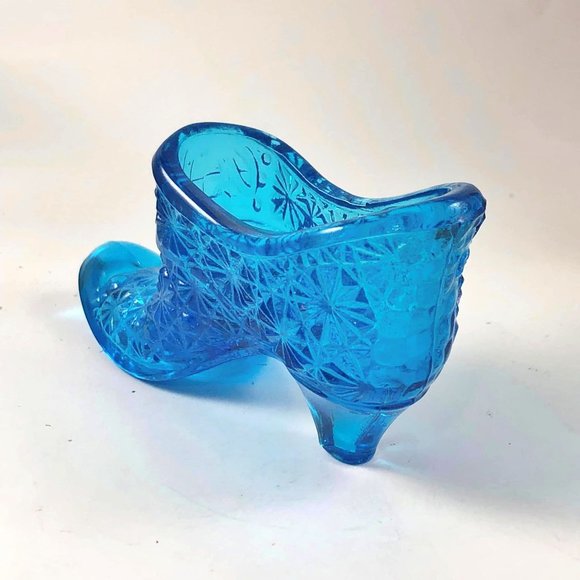 Vintage Victorian Style Fenton Daisy and Button Blue Glass Shoe - Picture 8 of 9